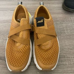 Tennis shoes, size 8